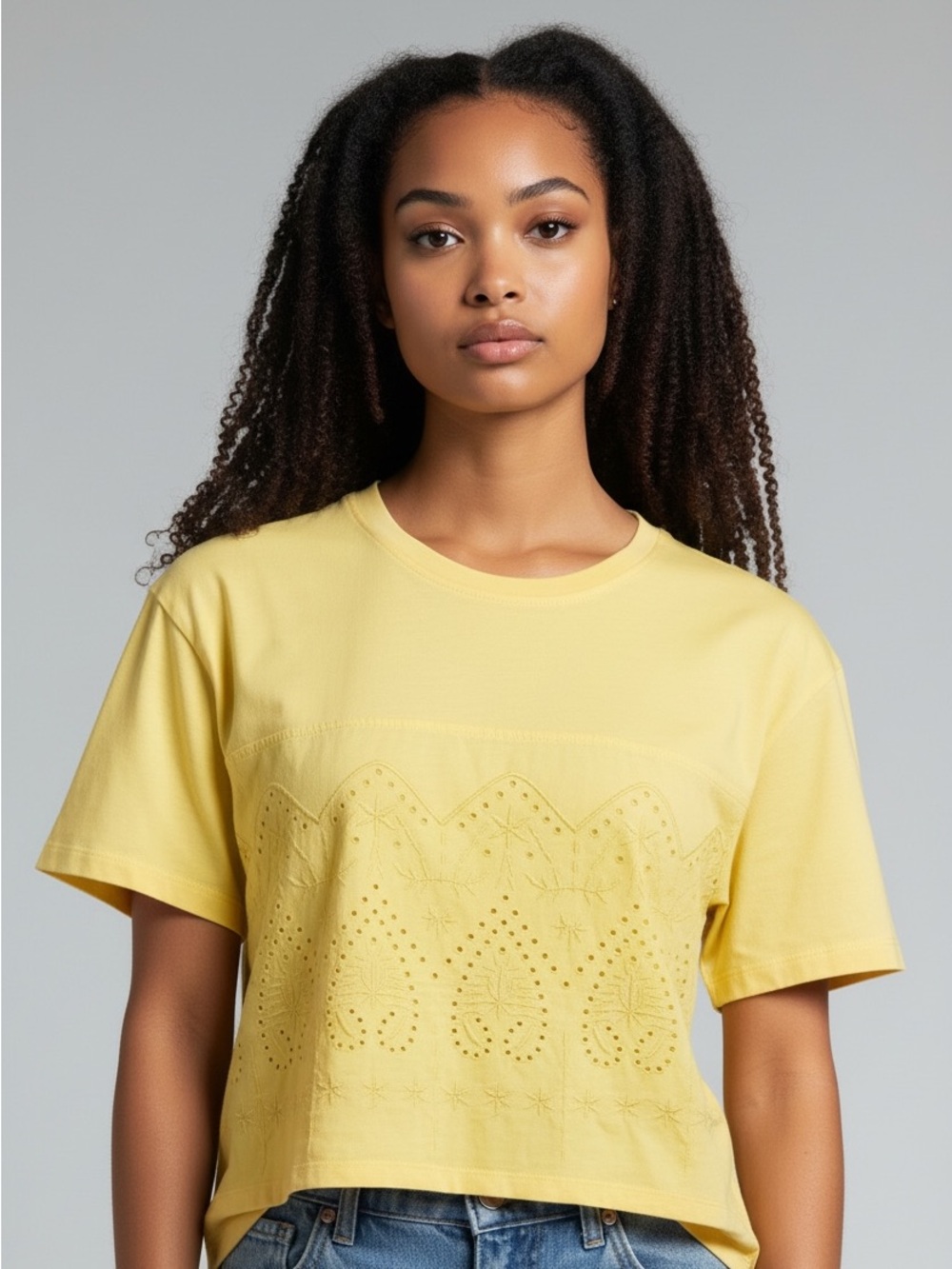 BLUMIND womens Yellow Eyelet Crop Tee size medium